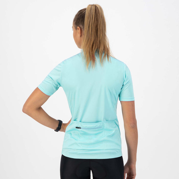 Rogelli Core fietsshirt dames lichtblauw korte mouw gedragen achterkant.