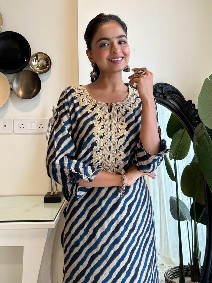 Navy Muslin Leheriya Set