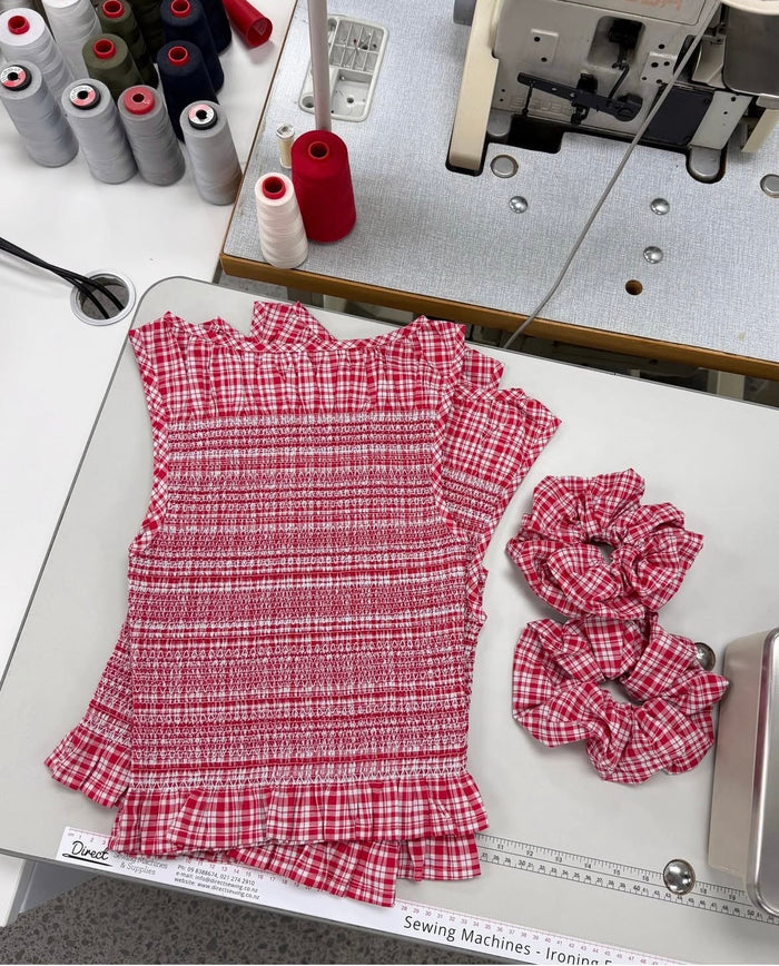 SABRINA SCRUNCHIE RED AQUA TARTAN