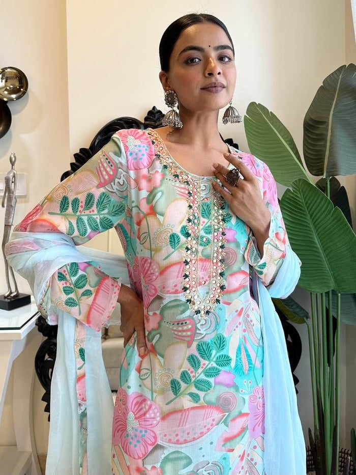Sky Floral Chinnon Straight Set