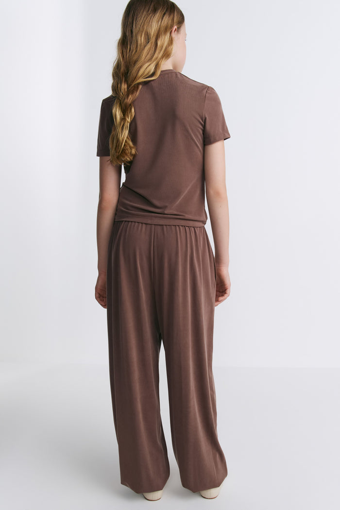 DARK BROWN
