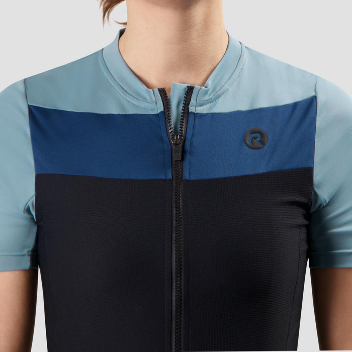 Detail van Rogelli Core Block fietsshirt dames blauw korte mouw voorkant.