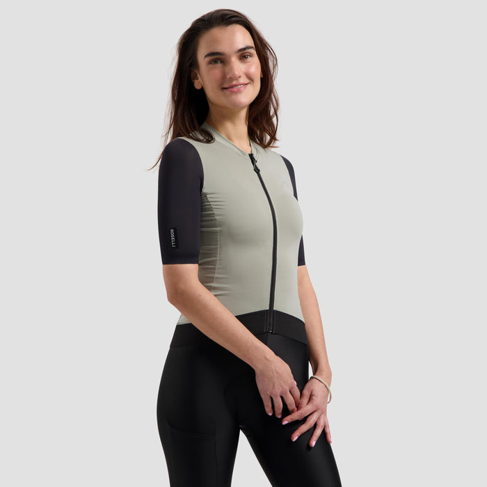 Rogelli Distance II fietsshirt dames taupe korte mouw gedragen voorkant.