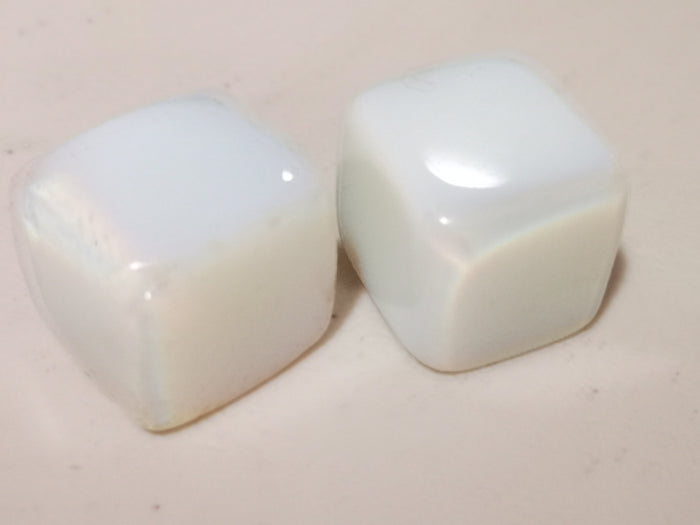 Earthstore® Opalite - Tumblestone - (Cube)