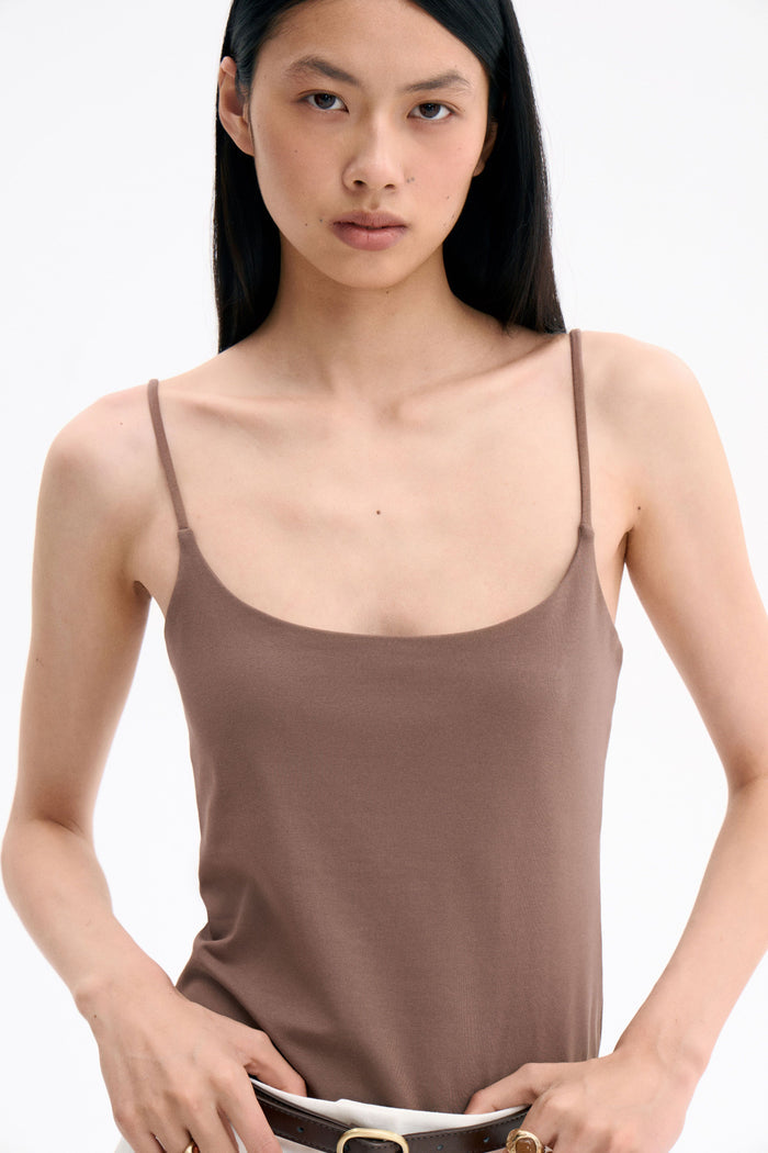 DARK BEIGE