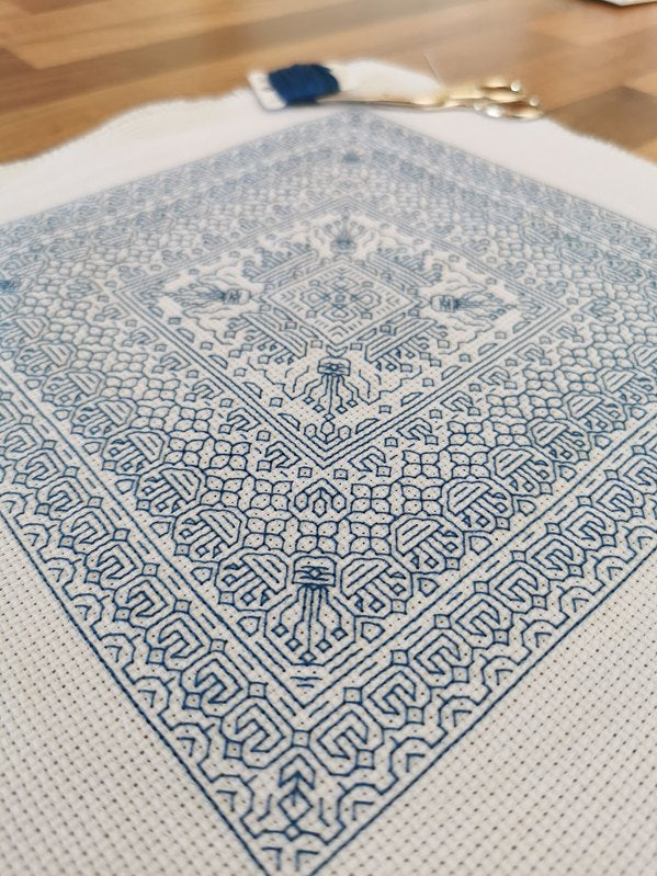 Stitched by: Bárbara Correia Nunes