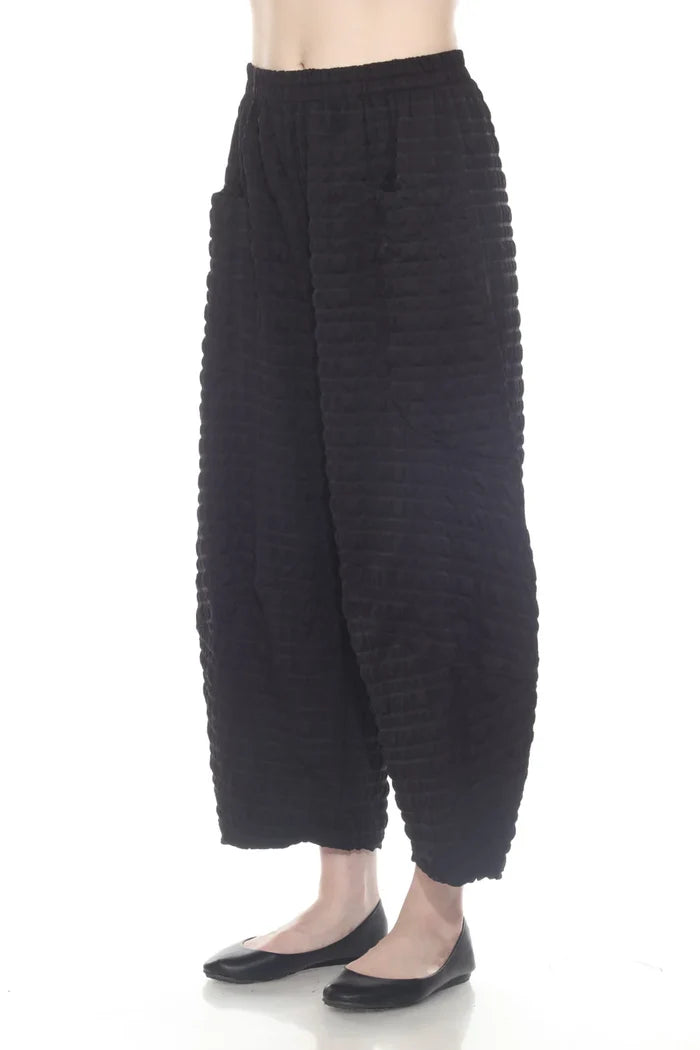 Textured Pucker Weave Crop Pant in Black - P3732