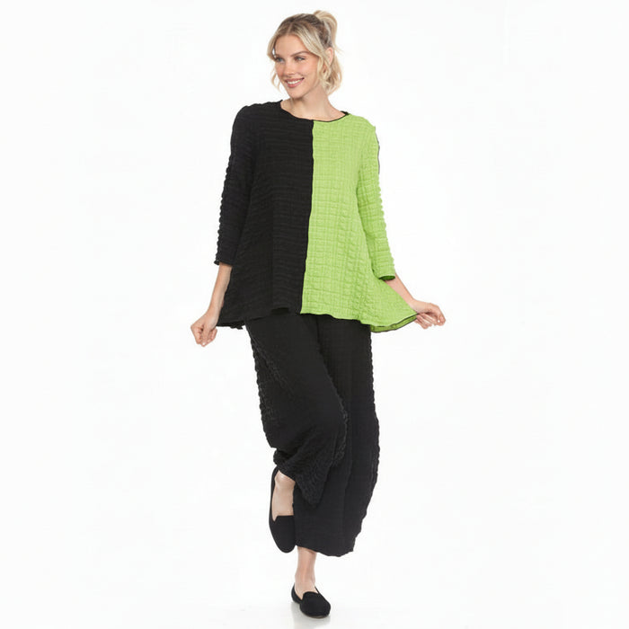 Textured Pucker Weave Crop Pant in Black - P3732
